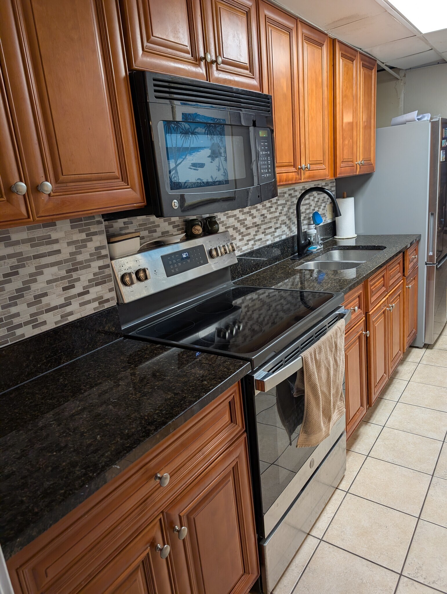 Full Kitchen - 1501 S Ocean Blvd
