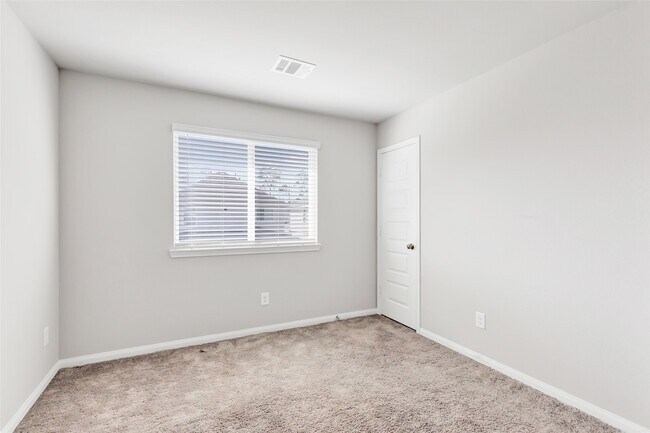 Building Photo - 2394 Tavo Trails Dr