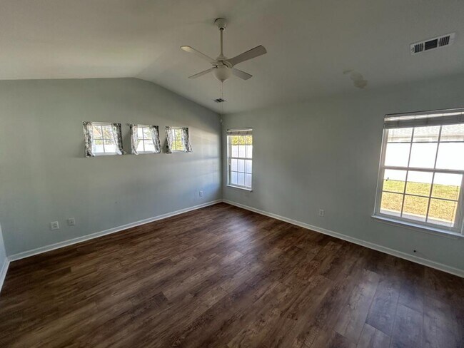 Building Photo - 8000 Pleasant Point Ln