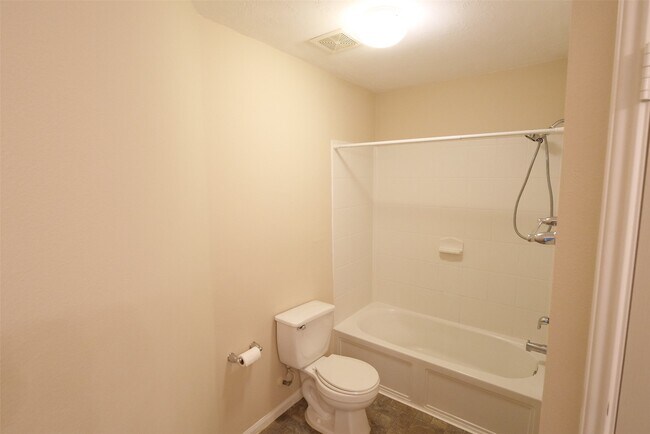 Building Photo - 3827 Pine Forest Green Blvd