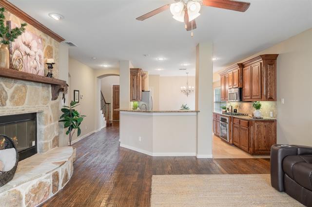 Building Photo - 2116 Chambers Dr