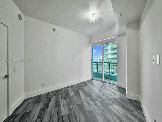 Building Photo - 60 SW 13th St