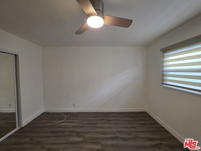 Building Photo - 707 Strand St