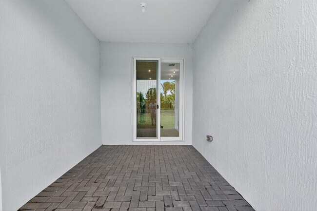 Building Photo - 3585 NW Solange Ct