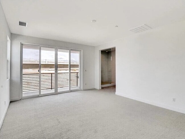 Building Photo - 6574 Tesla Ln