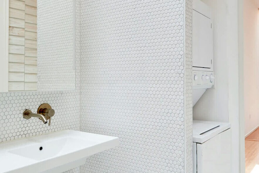 Building Photo - 2317 N Rampart St