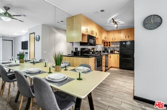 Building Photo - 751 Los Felices Cir E
