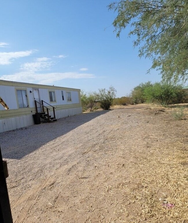 Building Photo - 3 Bed 2 Bath
