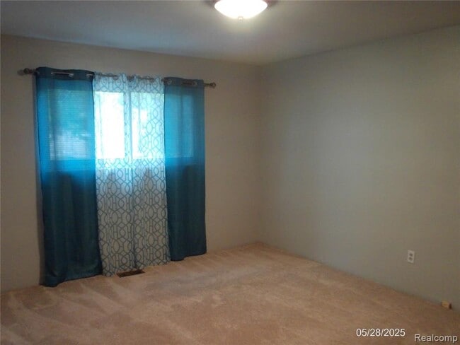 Building Photo - 36890 Weber Dr
