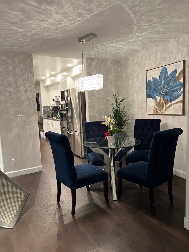 Building Photo - 1817 Selby Ave