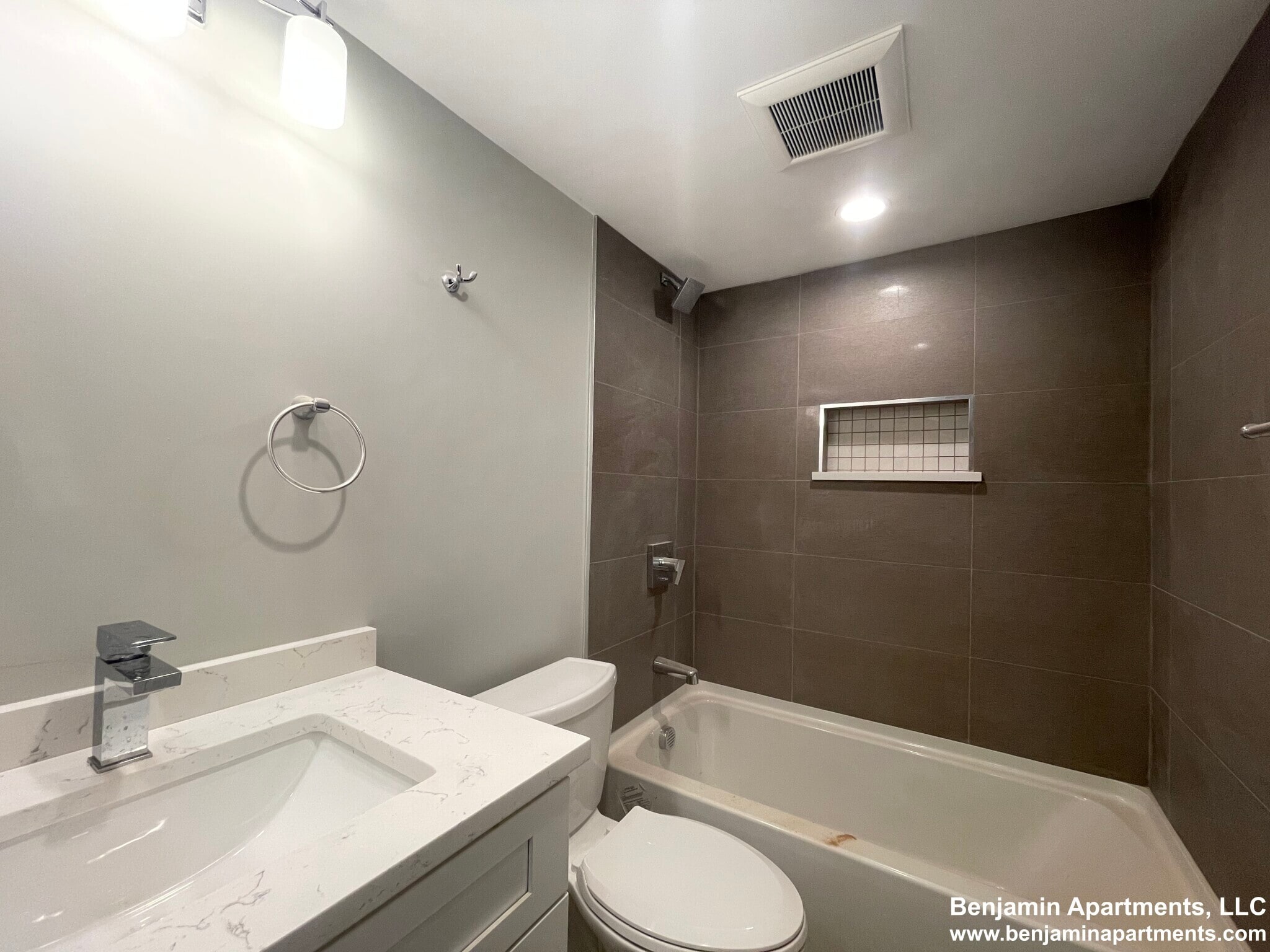 Building Photo - 199 Boylston St