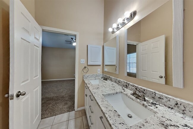 Building Photo - 151 E Pathfinders Cir