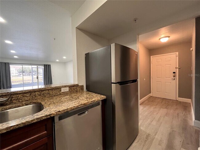 Building Photo - 13838 Fairway Island Dr