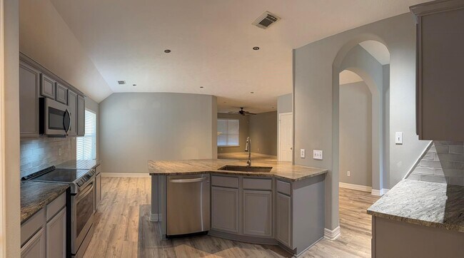 Building Photo - 19438 Nasworthy Dr