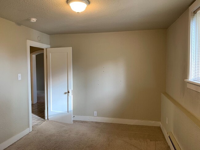 Building Photo - 100 Renton Triplex