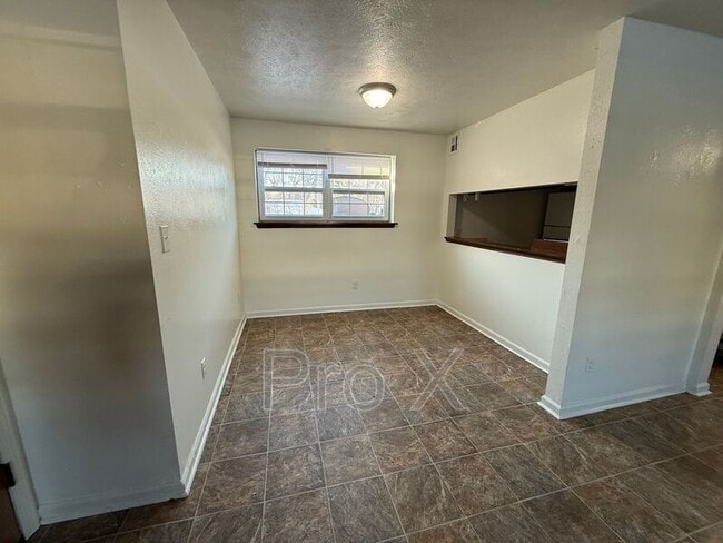 Building Photo - 124 E Highland Ave