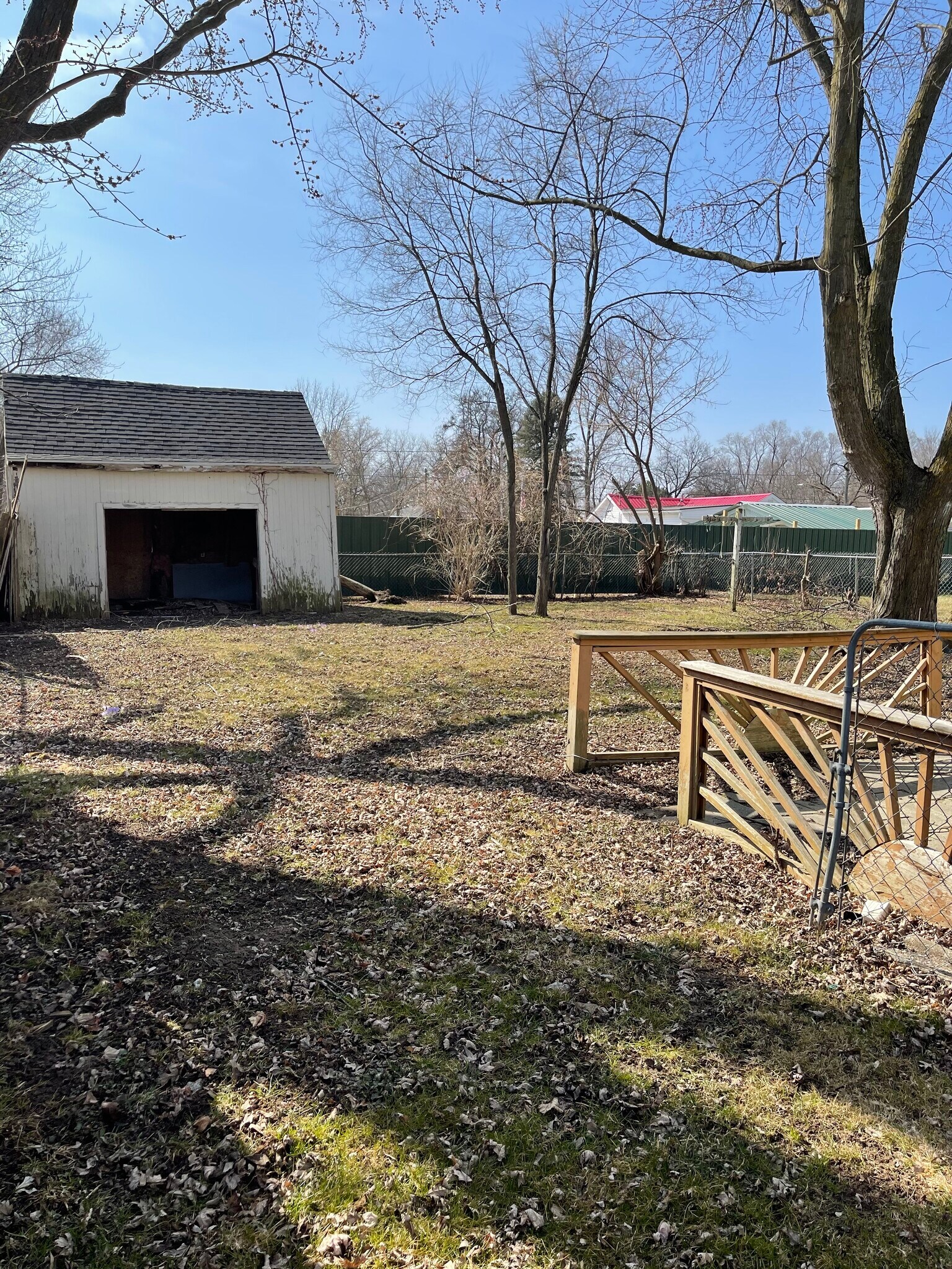 Yard - 3411 W Mott Ave
