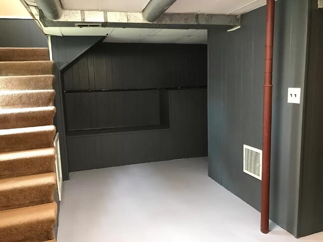 Building Photo - 597 Emma Rd