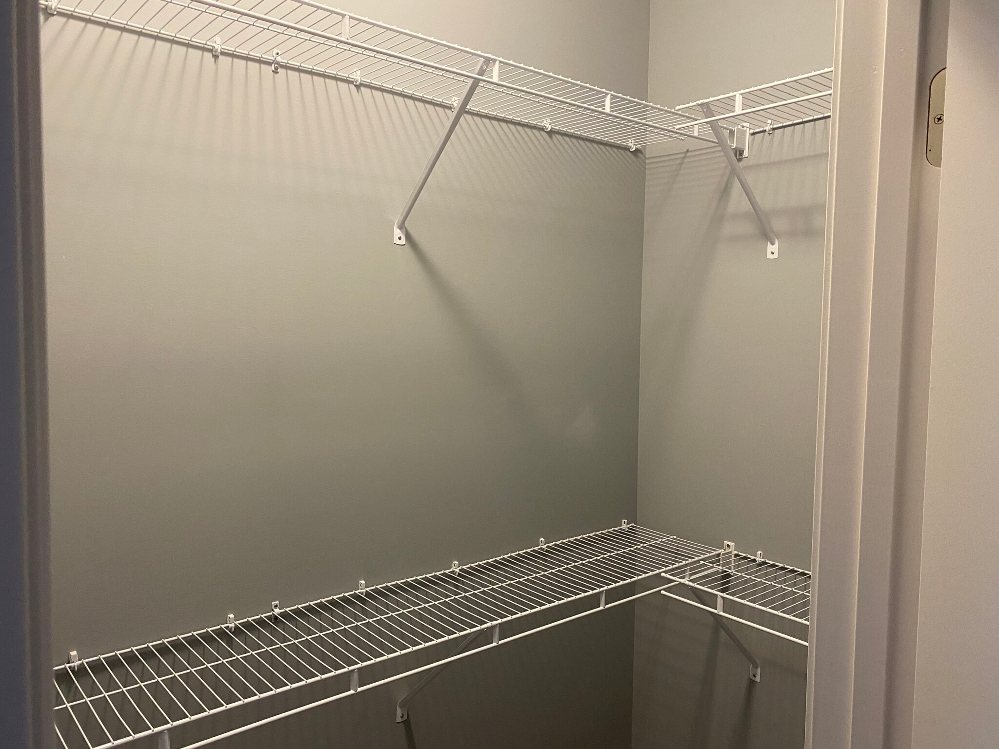 Building Photo - 6557 Valley Brook Trce