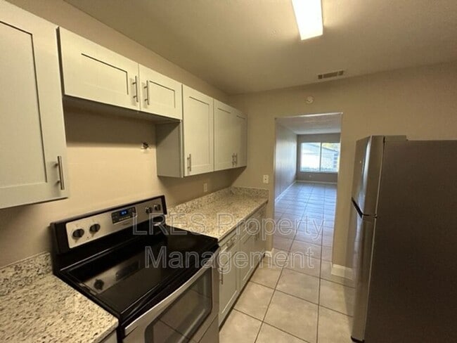 Building Photo - 605 Northlake Blvd