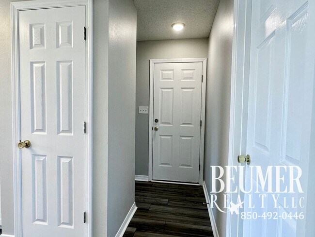 Building Photo - 3br/2ba minutes to NAS back gate