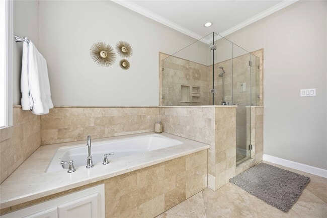 Building Photo - 621 Rutland St