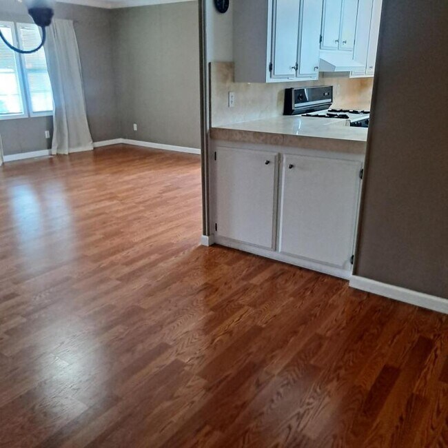 Building Photo - 120 Santa Lucia Dr