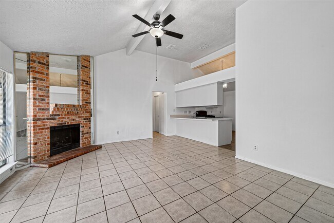 Building Photo - 4632 Greenwood Dr