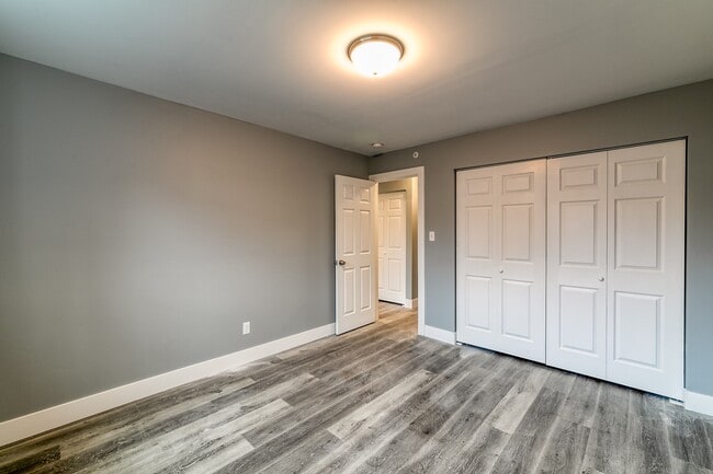 1930 Woodslea Dr_40 - Country Club Manor Apartments