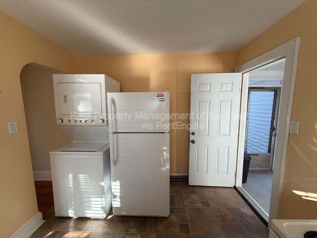 Building Photo - 1735 Polo Rd