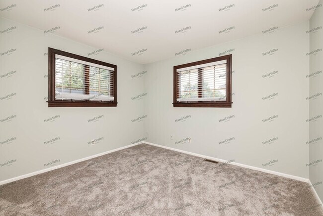 Building Photo - 546 Brunswick Dr