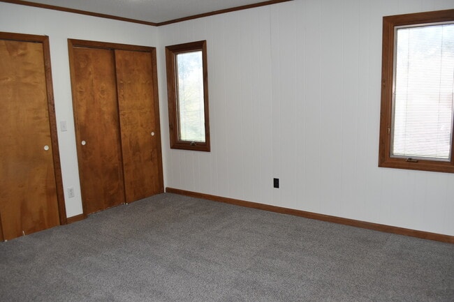Building Photo - 959 Pleasant Valley Rd
