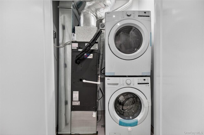 Building Photo - 10 Market St