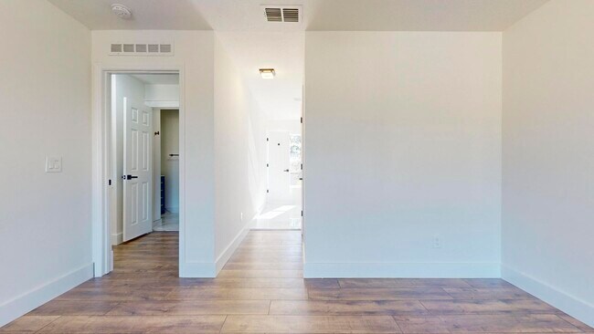 Building Photo - 2056 SW Grant Ave