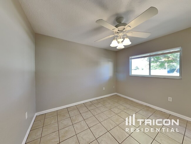 Building Photo - 4369 Montano Ave