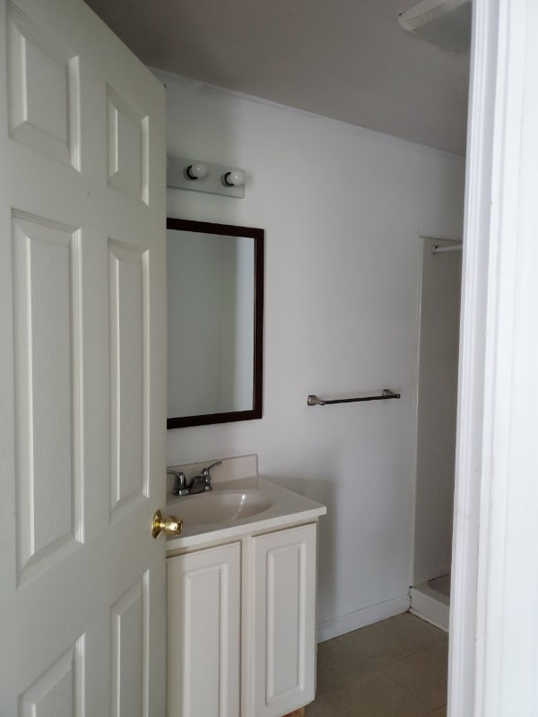 Building Photo - 9 Mechanic St