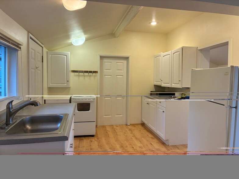 Building Photo - 7750 Yeomalt Pl NE