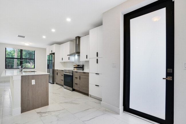 Building Photo - 352 Bella Sol Way