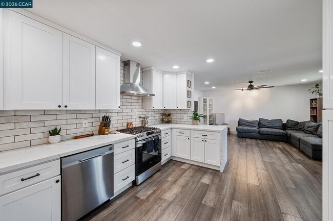 Building Photo - 1208 Roseann Dr