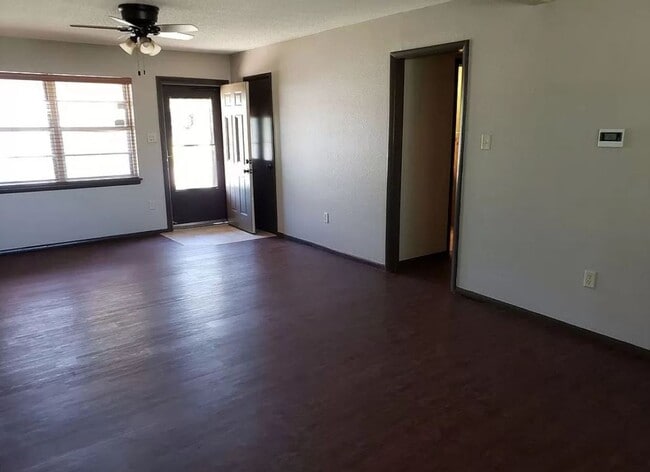 Building Photo - 4051 SE Bedford Dr