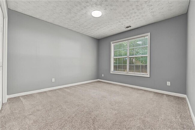 Building Photo - 80 Savanna Ct
