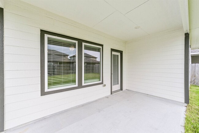 Building Photo - 18602 Etta Pnes Cir