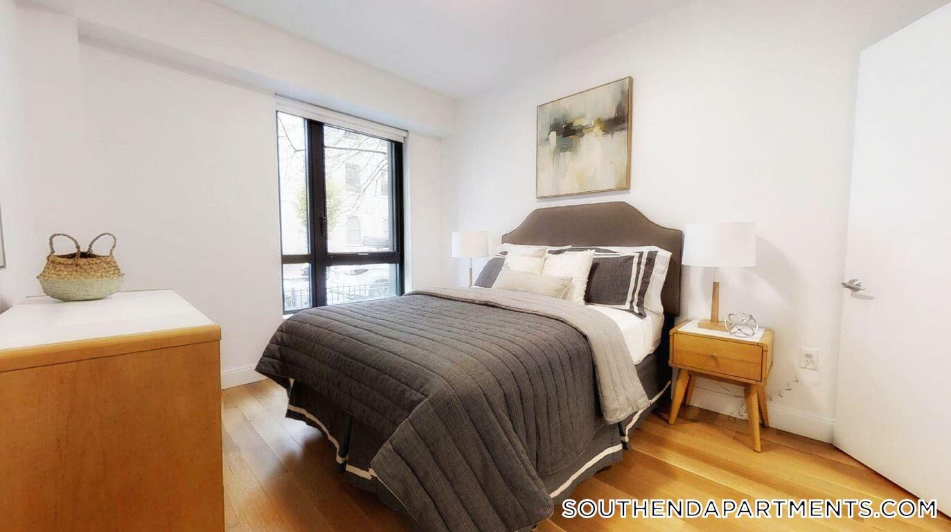 Building Photo - 150 Camden St