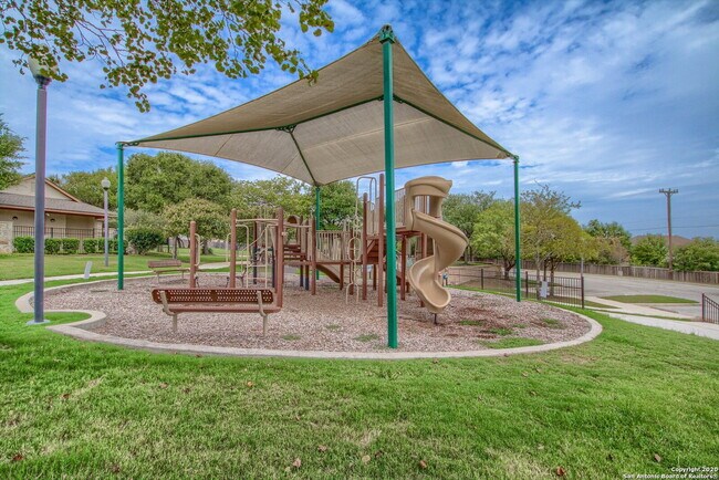 Building Photo - OFFERING 50% OFF THE 1ST MONTH'S RENT