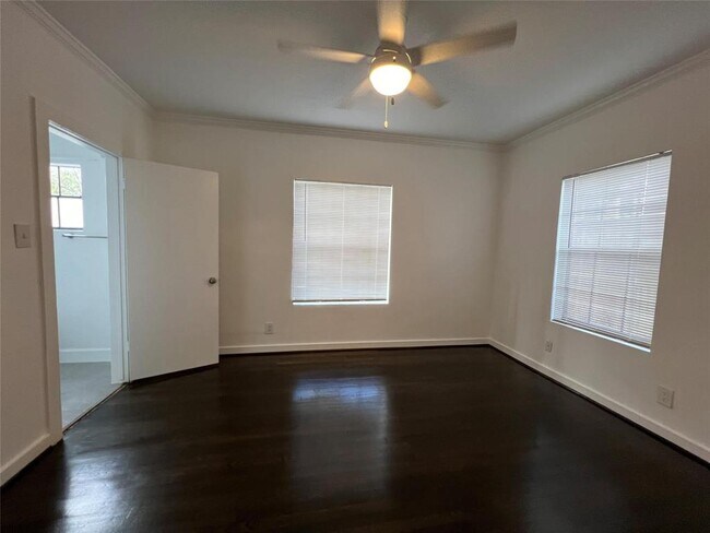 Building Photo - 4021 Mandell St