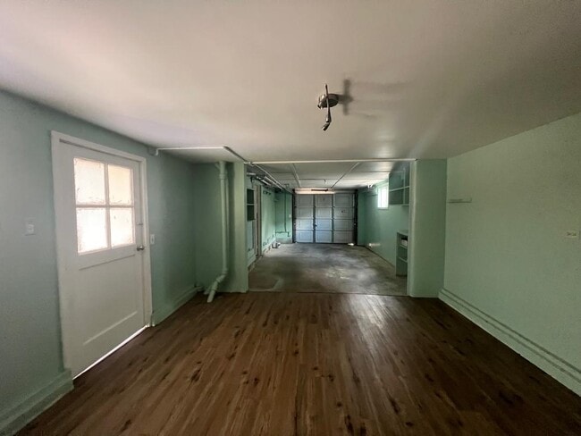 Building Photo - 3618 Chestnut St