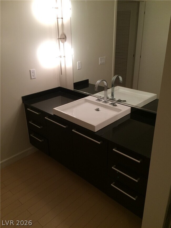 Building Photo - 200 Hoover Ave