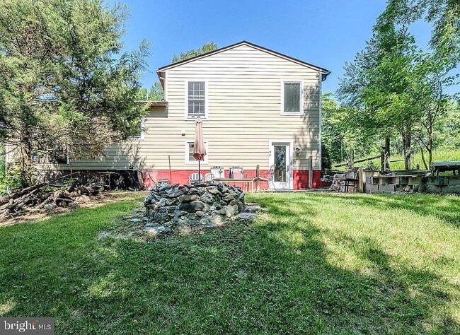 Building Photo - 7221 Hillview Dr