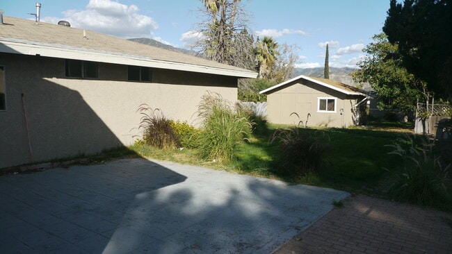 Building Photo - Charming 3-Bedroom Home with Upgraded Kitc...