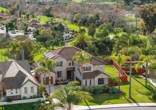 Building Photo - 316 Crownview Ct
